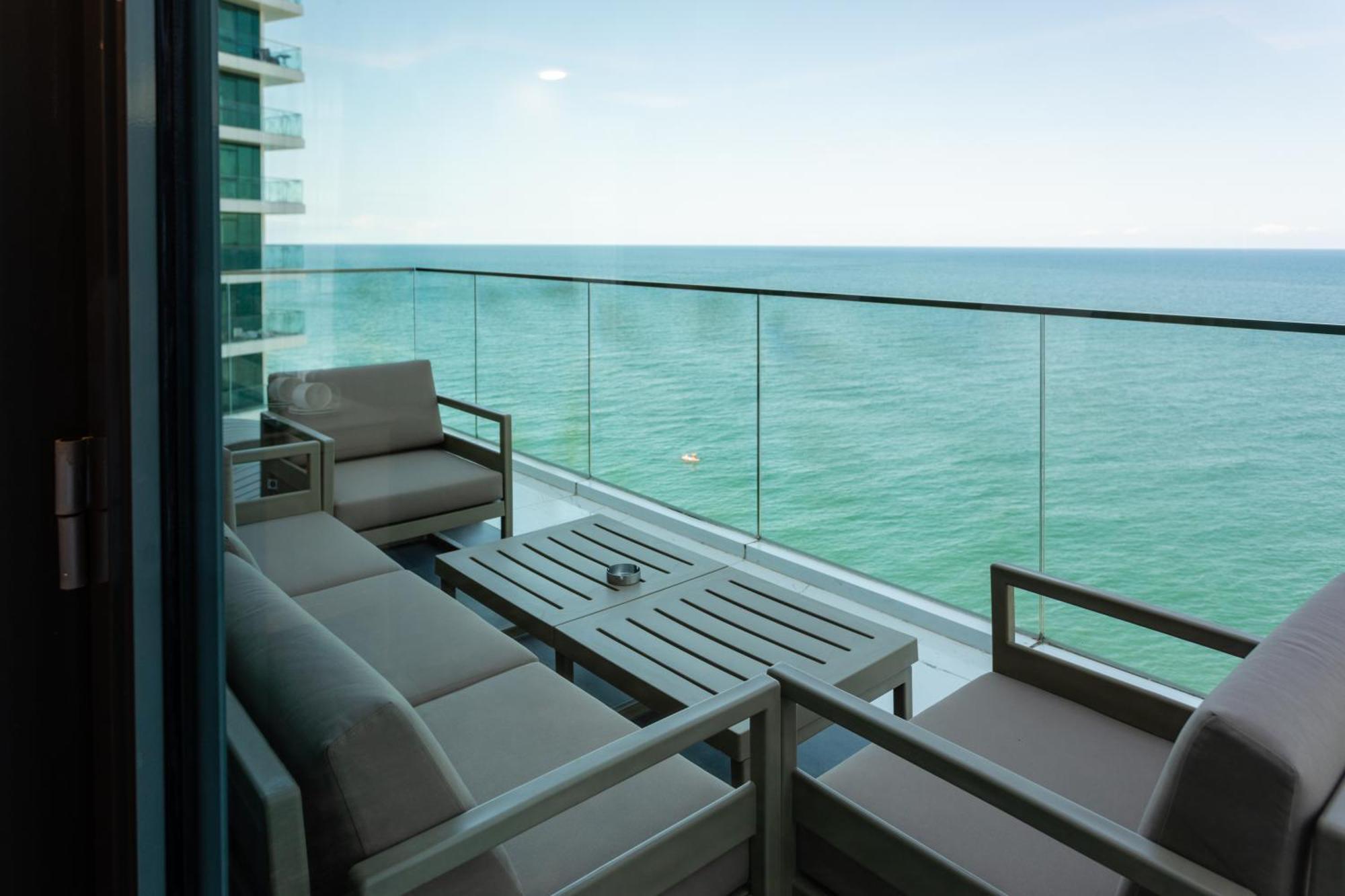 Batumi View Luxury Hotel Екстериор снимка